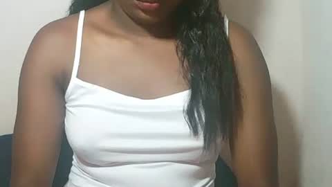 lovelylarra online show from 18, 2, 2026