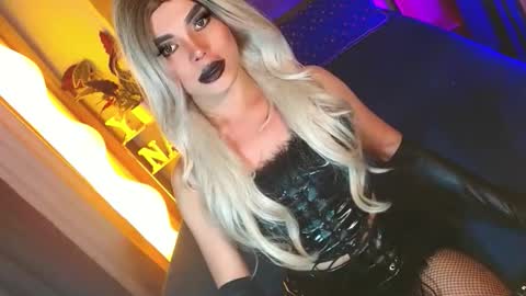 lovelymiss_shyna11 online show from 10, 4, 2026