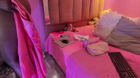 L O V E  online show from 16, 12, 2025