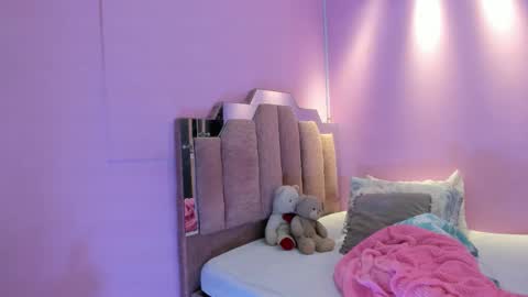 Snapshot of lovequeen02 chatting on 1, 2, 2026 L O V E online show from 1, 2, 2026