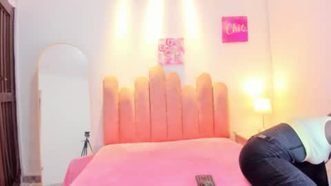 Snapshot of lovequeen02 chatting on 6, 2, 2026 L O V E online show from 6, 2, 2026