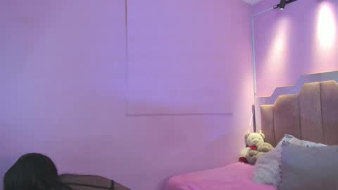 Snapshot of lovequeen02 chatting on 18, 2, 2026 L O V E online show from 18, 2, 2026