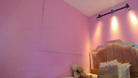 Snapshot of lovequeen02 chatting on 27, 2, 2026 L O V E online show from 27, 2, 2026