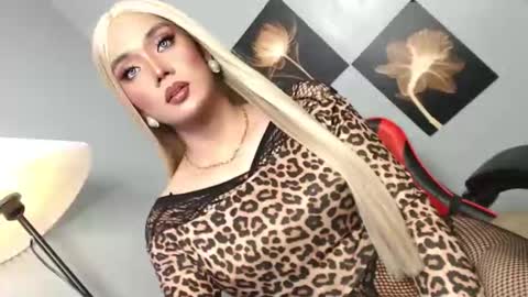 lovers moon22 online show from 4, 4, 2026