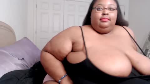 Snapshot of loves_aura chatting on 21, 1, 2025 Alyson online show from 21, 1, 2025