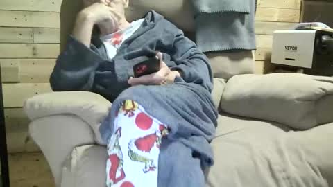 Snapshot of lovesex6565 chatting on 1, 4, 2026 just here to have fun and cum online show from 1, 4, 2026