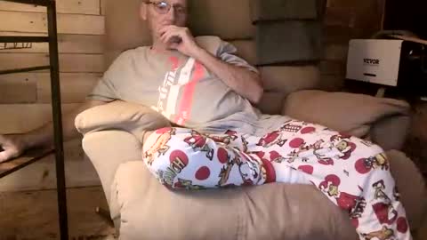 Snapshot of lovesex6565 chatting on 2, 4, 2026 just here to have fun and cum online show from 2, 4, 2026