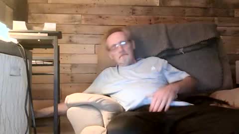 Snapshot of lovesex6565 chatting on 19, 4, 2026 just here to have fun and cum online show from 19, 4, 2026
