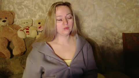Snapshot of lovesrebecca chatting on 3, 3, 2025 LovesRebecca online show from 3, 3, 2025