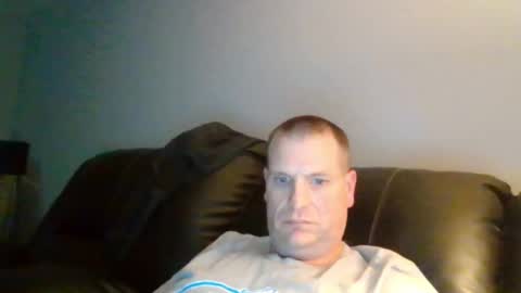 lovetocum37 online show from 23, 1, 2025