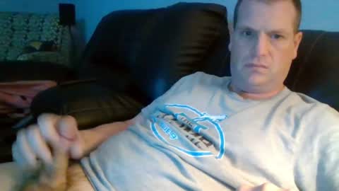 lovetocum37 online show from 14, 4, 2026