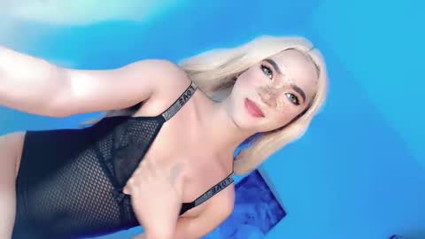 Lovingmonaru969 online show from 23, 12, 2024