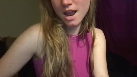 Snapshot of lozivelle chatting on 15, 9, 2025 lozivelle online show from 15, 9, 2025