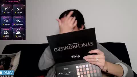 luara_ online show from 6, 1, 2026