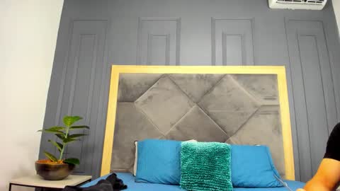 luca_morettii online show from 3, 10, 2025