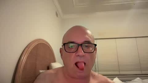 lucas10004 online show from 10, 3, 2025