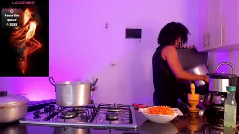   online show from 28, 1, 2025