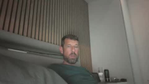 Come Chill With Me  online show from 18, 10, 2025