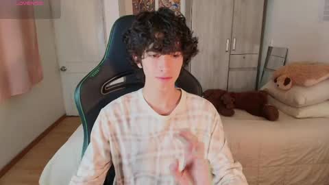 Snapshot of lucas_xo chatting on 29, 4, 2026 lucas_xo online show from 29, 4, 2026