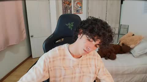 Snapshot of lucas_xo chatting on 11, 5, 2026 lucas_xo online show from 11, 5, 2026
