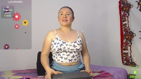 Snapshot of lucia_floress chatting on 5, 2, 2025 Anna online show from 5, 2, 2025