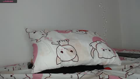 Snapshot of lucia_floress chatting on 8, 2, 2025 Anna online show from 8, 2, 2025