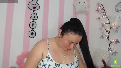 Snapshot of lucia_floress chatting on 7, 10, 2025 Anna online show from 7, 10, 2025