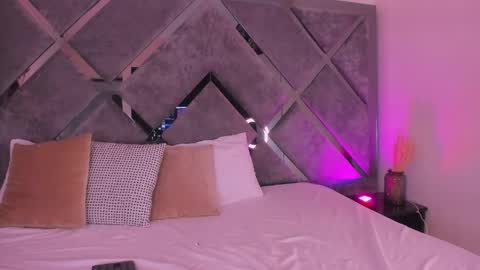 Lucia Gray online show from 17, 4, 2026