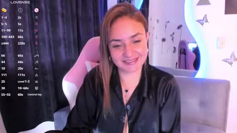 Snapshot of luciamature_ chatting on 10, 11, 2025 Lucia online show from 10, 11, 2025