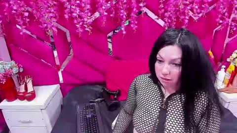 Snapshot of luciana_ass chatting on 6, 1, 2025 Luci online show from 6, 1, 2025