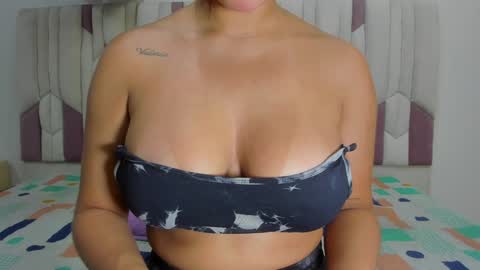 Snapshot of luciana_jam_ chatting on 8, 2, 2025 instagram luciana417 online show from 8, 2, 2025