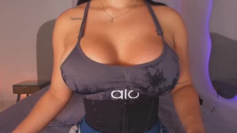 instagram luciana417  online show from 7, 1, 2026