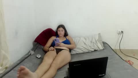 luciana_rober online show from 12, 1, 2025