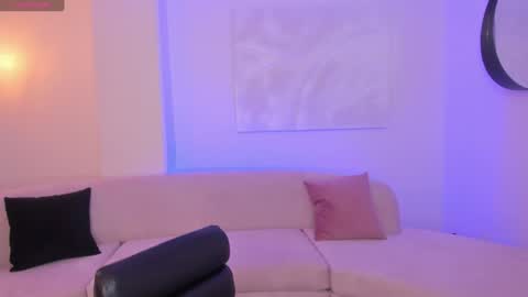 Luciana Miller  online show from 2, 1, 2025