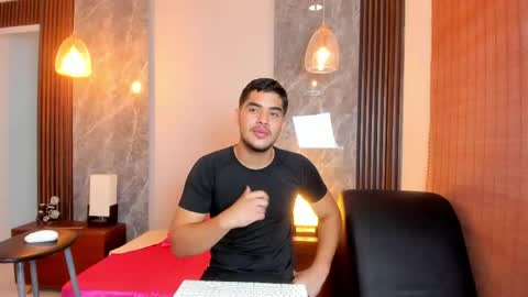 Snapshot of luciano_vitale_ chatting on 2, 6, 2026 Luciano online show from 2, 6, 2026