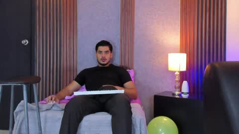 Snapshot of luciano_vitale_ chatting on 6, 7, 2026 Luciano online show from 6, 7, 2026