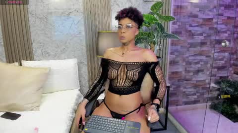 Snapshot of luciawallace chatting on 5, 7, 2026 lucia wallace online show from 5, 7, 2026