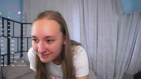 Snapshot of lucicragin chatting on 5, 10, 2025 Lucy online show from 5, 10, 2025
