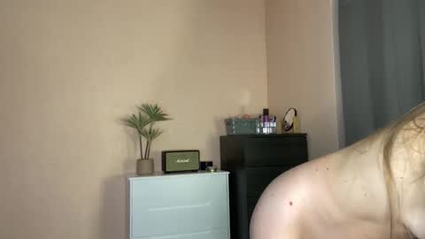 Snapshot of lucie_hot chatting on 19, 2, 2026 Lucie hot follow me on online show from 19, 2, 2026