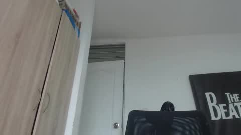 Snapshot of lucifferr_ chatting on 24, 2, 2025 leonel online show from 24, 2, 2025