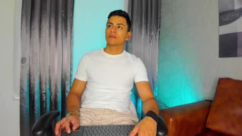 Snapshot of lucii_fer_ chatting on 16, 9, 2025 Leo online show from 16, 9, 2025