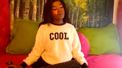 Snapshot of lucile_carrie chatting on 21, 7, 2026 Lucile Carrie online show from 21, 7, 2026
