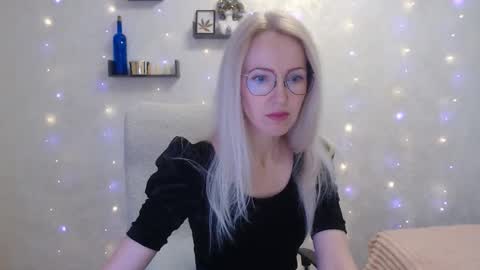 Snapshot of luckcristal chatting on 19, 3, 2026 Arina online show from 19, 3, 2026