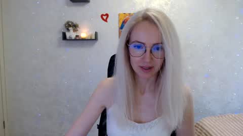Snapshot of luckcristal chatting on 12, 6, 2026 Arina online show from 12, 6, 2026