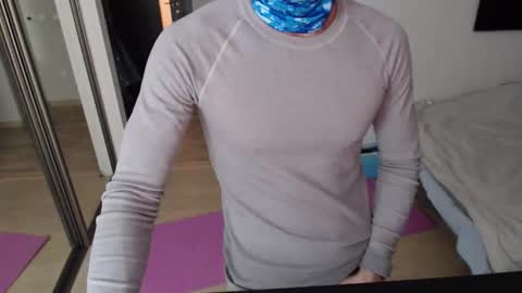 Snapshot of lucky_swimmer chatting on 30, 10, 2025 Iron Jhon online show from 30, 10, 2025