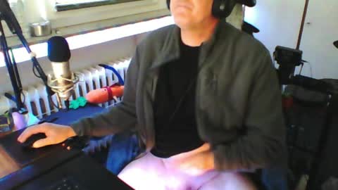 Snapshot of luckyfreak1 chatting on 23, 5, 2026 call me Stefan online show from 23, 5, 2026