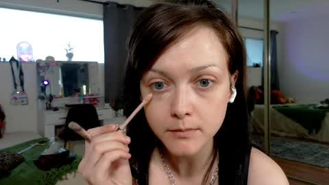 Snapshot of luckyjadestone chatting on 25, 5, 2026 Jade online show from 25, 5, 2026