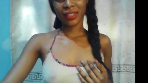 Snapshot of luckymadequeen chatting on 1, 1, 2025 Gloria online show from 1, 1, 2025