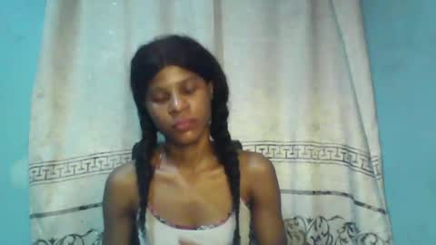 Snapshot of luckymadequeen chatting on 11, 1, 2025 Gloria online show from 11, 1, 2025
