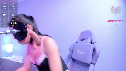 Snapshot of lucrecia_sucker chatting on 18, 10, 2025 Lu online show from 18, 10, 2025